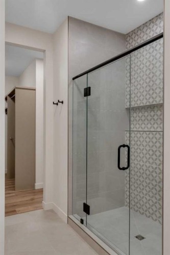 88 Sunrise Heath, Cochrane, AB - Indoor Photo Showing Bathroom