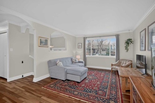 4119 Doverview Drive Se, Calgary, AB - Indoor Photo Showing Living Room
