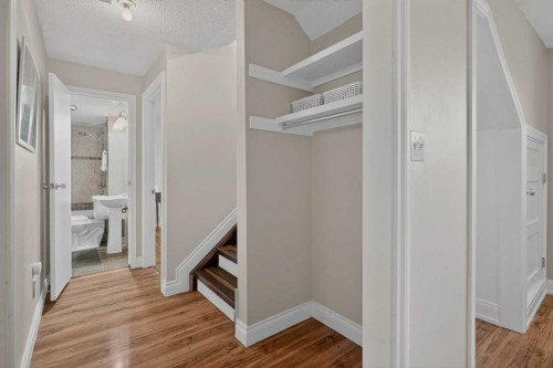 4119 Doverview Drive Se, Calgary, AB - Indoor Photo Showing Other Room