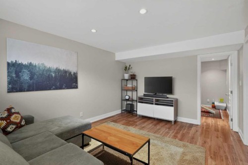 4119 Doverview Drive Se, Calgary, AB - Indoor Photo Showing Living Room