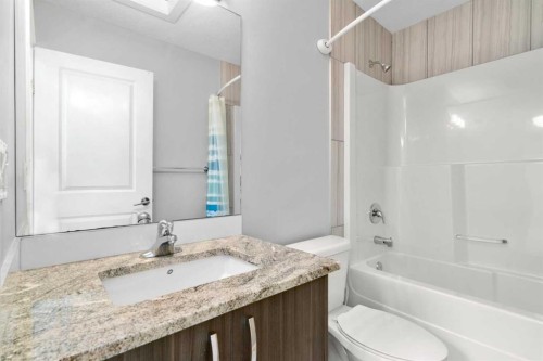 252 Nolanhurst Crescent Nw, Calgary, AB - Indoor Photo Showing Bathroom