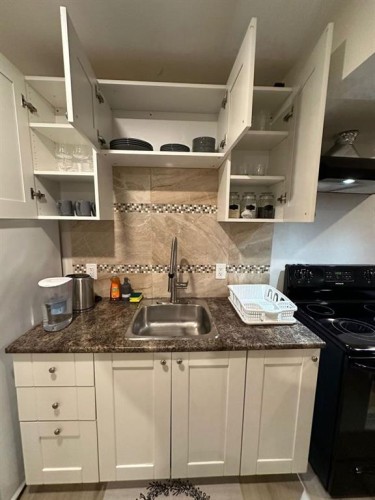 252 Nolanhurst Crescent Nw, Calgary, AB - Indoor Photo Showing Kitchen