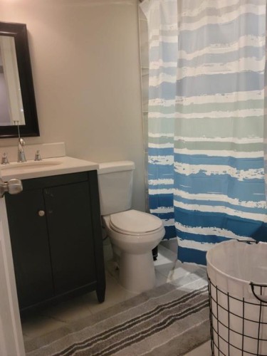 252 Nolanhurst Crescent Nw, Calgary, AB - Indoor Photo Showing Bathroom