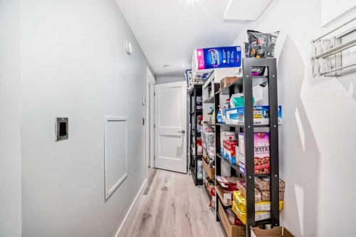 256 Riverside Mews Se, Calgary, AB - Indoor