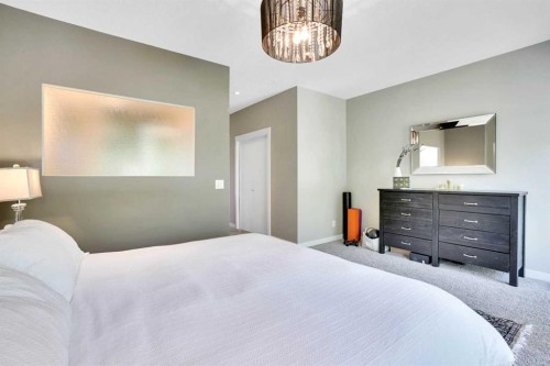 235 11 Avenue Ne, Calgary, AB - Indoor Photo Showing Bedroom