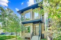 235 11 Avenue NE Calgary, AB T2E 0Y9