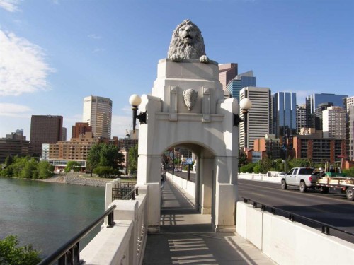 235 11 Avenue Ne, Calgary, AB - Outdoor