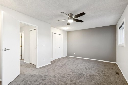 172 Riverglen Park Se, Calgary, AB - Indoor Photo Showing Other Room