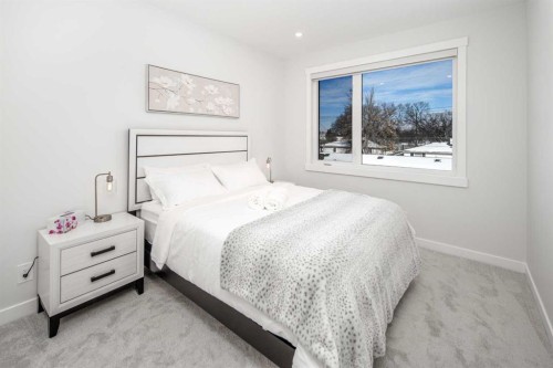 912 15 Avenue Ne, Calgary, AB - Indoor Photo Showing Bedroom