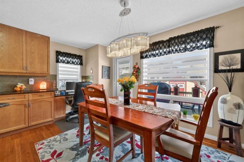 155 Morningside Circle Sw, Airdrie, AB - Indoor Photo Showing Dining Room