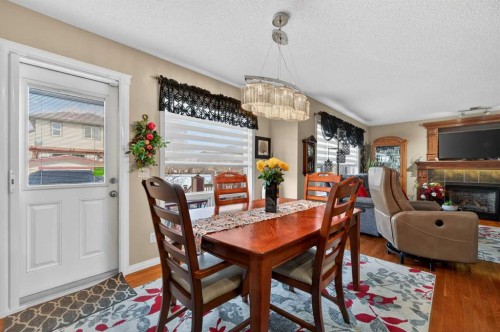 155 Morningside Circle Sw, Airdrie, AB - Indoor Photo Showing Dining Room