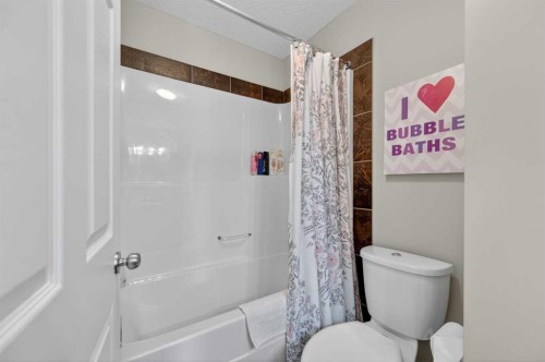 155 Morningside Circle Sw, Airdrie, AB - Indoor Photo Showing Bathroom