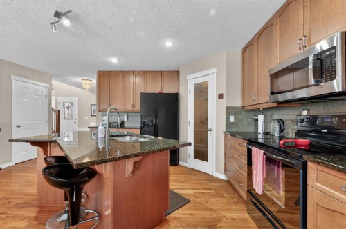 155 Morningside Circle Sw, Airdrie, AB - Indoor Photo Showing Kitchen