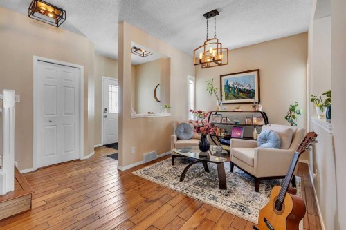 10 Evansbrooke Place Nw, Calgary, AB - Indoor