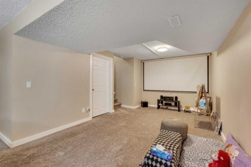 10 Evansbrooke Place Nw, Calgary, AB - Indoor Photo Showing Other Room