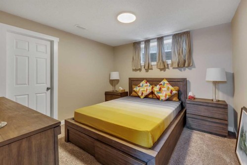 10 Evansbrooke Place Nw, Calgary, AB - Indoor Photo Showing Bedroom