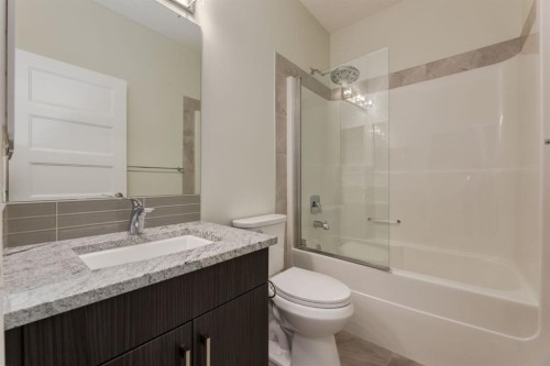 28 Masters Link Se, Calgary, AB - Indoor Photo Showing Bathroom