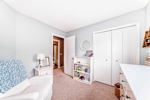 223 Auburn Bay Heights Se, Calgary, AB - Indoor Photo Showing Bedroom