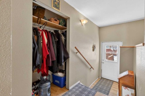 119 3 Avenue West, Hussar, AB - Indoor