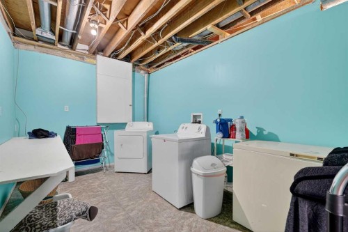 119 3 Avenue West, Hussar, AB - Indoor Photo Showing Laundry Room