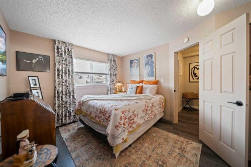 202-825 4 Street Ne, Calgary, AB - Indoor Photo Showing Bedroom