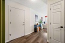 202-825 4 Street Ne, Calgary, AB  - Indoor Photo Showing Other Room 