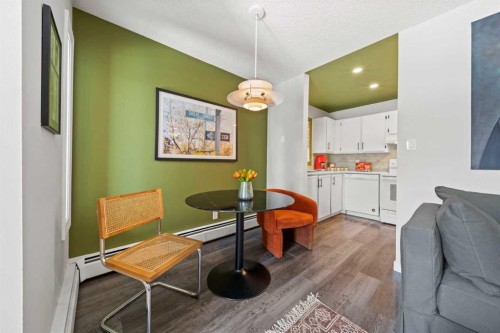 202-825 4 Street Ne, Calgary, AB - Indoor