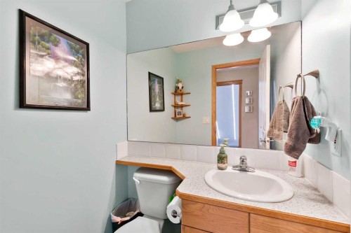 5107 42 Street, Olds, AB - Indoor Photo Showing Bathroom