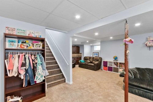 5107 42 Street, Olds, AB - Indoor