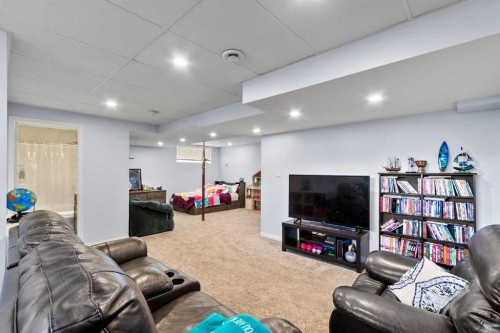 5107 42 Street, Olds, AB - Indoor