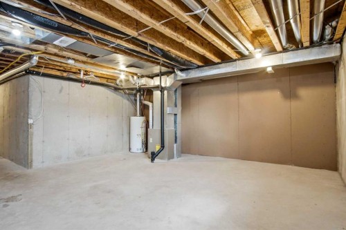 22-2002 22 Avenue, Bowden, AB - Indoor Photo Showing Basement