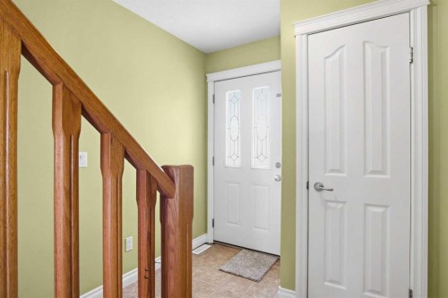 22-2002 22 Avenue, Bowden, AB - Indoor Photo Showing Other Room