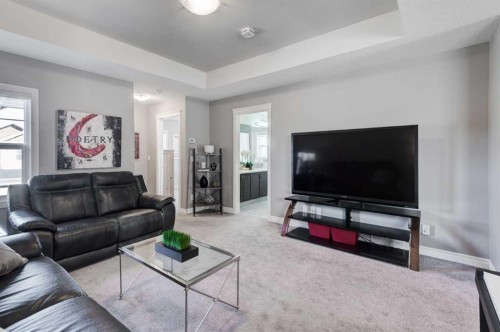 255 Riviera Way, Cochrane, AB - Indoor Photo Showing Living Room