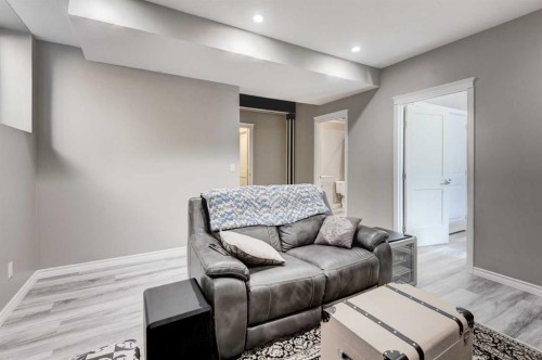 255 Riviera Way, Cochrane, AB - Indoor