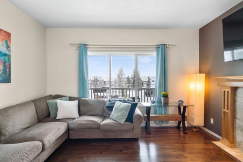 46 River Heights Boulevard, Cochrane, AB - Indoor Photo Showing Living Room