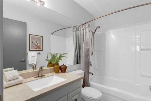 11 Woodfield Crescent Sw, Calgary, AB - Indoor Photo Showing Bathroom