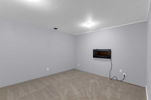 11 Woodfield Crescent Sw, Calgary, AB - Indoor Photo Showing Other Room