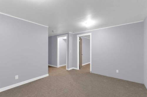 11 Woodfield Crescent Sw, Calgary, AB - Indoor Photo Showing Other Room