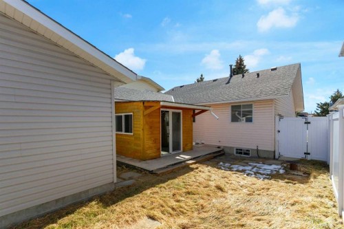 11 Woodfield Crescent Sw, Calgary, AB - Outdoor With Exterior