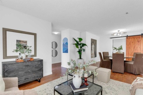 11 Woodfield Crescent Sw, Calgary, AB - Indoor Photo Showing Living Room