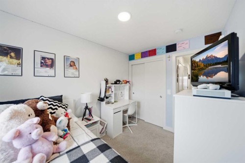 171 Wolf Creek Avenue Se, Calgary, AB - Indoor Photo Showing Bedroom