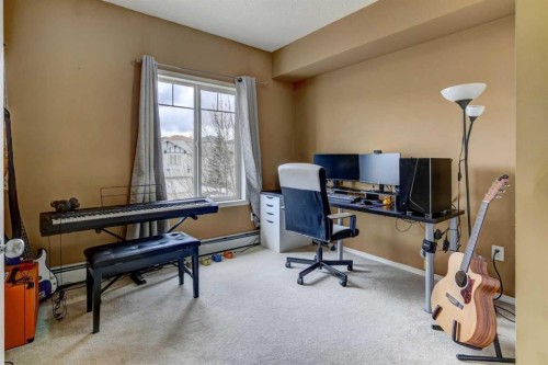 1314-70 Panamount Drive Nw, Calgary, AB - Indoor Photo Showing Office