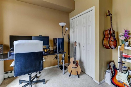1314-70 Panamount Drive Nw, Calgary, AB - Indoor Photo Showing Office