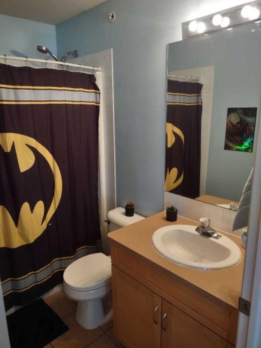 1314-70 Panamount Drive Nw, Calgary, AB - Indoor Photo Showing Bathroom