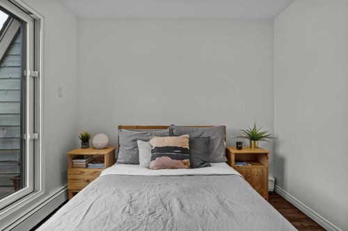 214-200 Three Sisters Drive, Canmore, AB - Indoor Photo Showing Bedroom