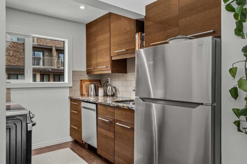 214-200 Three Sisters Drive, Canmore, AB - Indoor Photo Showing Kitchen