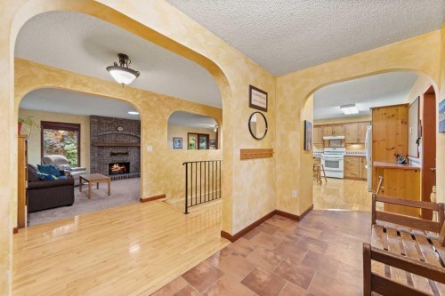 25 Westheights Drive, Didsbury, AB - Indoor Photo Showing Other Room