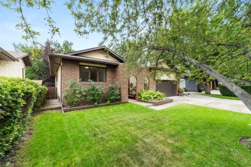 25 Westheights Drive, Didsbury, AB - Outdoor