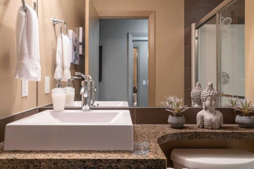 2201-210 15 Avenue Se, Calgary, AB - Indoor Photo Showing Bathroom
