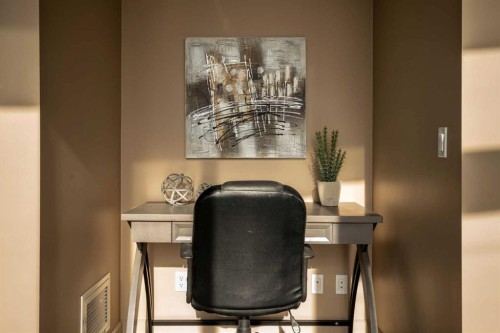 2201-210 15 Avenue Se, Calgary, AB - Indoor Photo Showing Office
